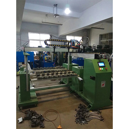 多工位四轴自动保护焊机